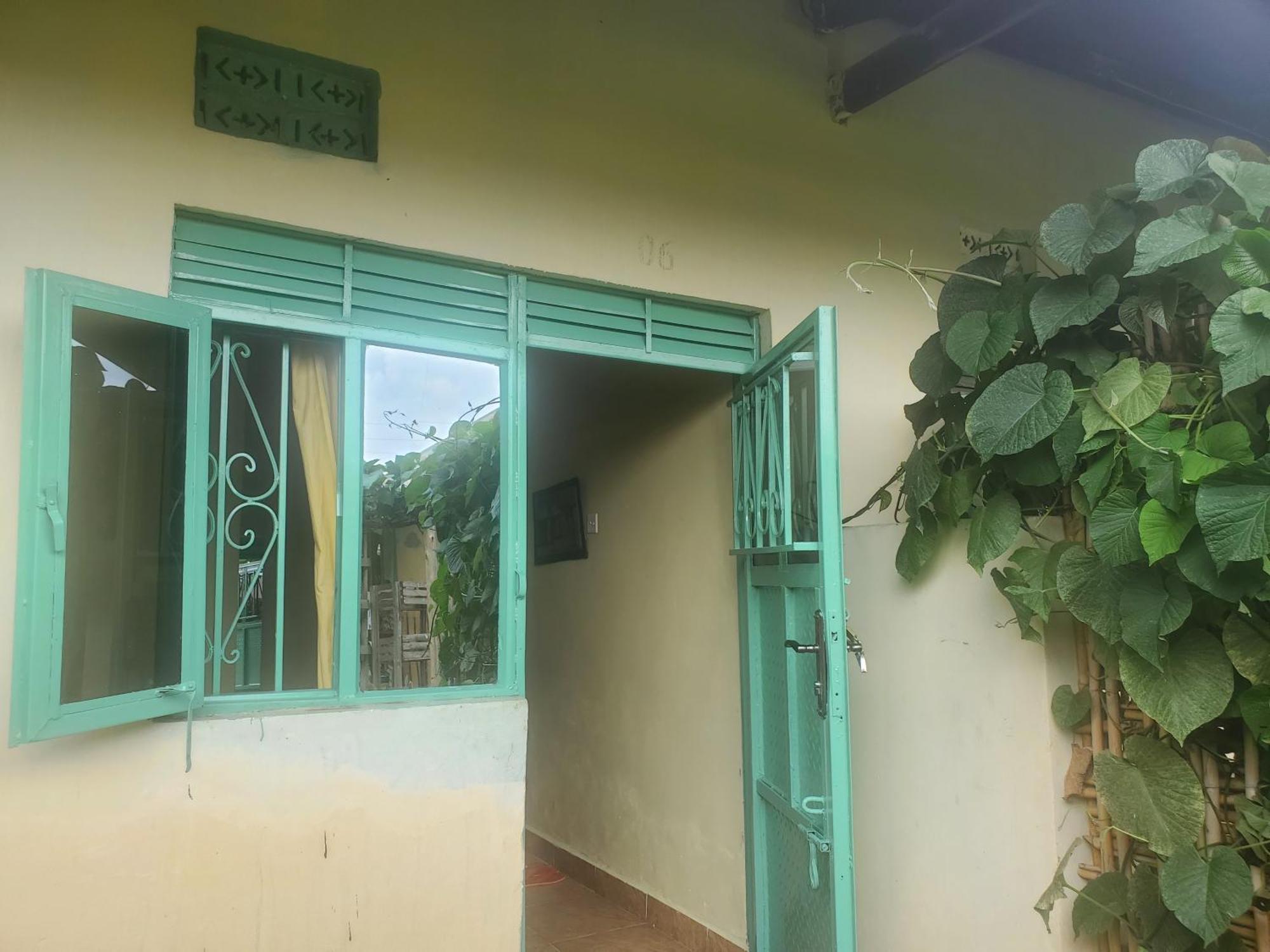 Gaia Eco Hub Bnb Fort Portal ภายนอก รูปภาพ